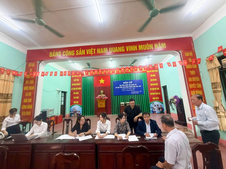 Xã Chương Dương chi trả bồi  thường, hỗ trợ GPMB dự án xây dựng Hạ tầng kỹ thuật khu đấu giá Quyền sử dụng đất ở tại thôn An Duyên.- Ảnh 1.