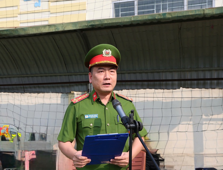 Sôi động giải bóng đá giao hữu lực lượng Công an: Lan tỏa bản lĩnh, kết nối sức mạnh vì nhân dân phục vụ
- Ảnh 4.