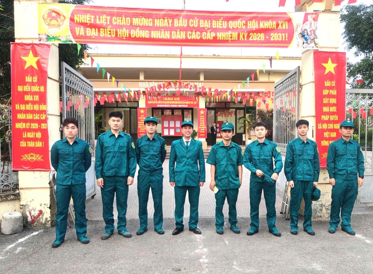 CÁC LỰC LƯỢNG CHUNG TAY BẢO ĐẢM AN TOÀN CHO NGÀY HỘI BẦU CỬ TẠI XÃ DÂN HÒA- Ảnh 3.