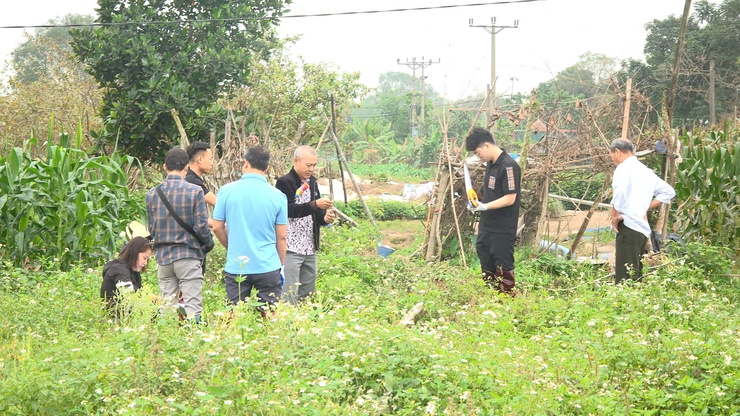 Xã Thanh Oai ra quân kiểm đếm hơn 110 ngôi mộ tại thôn Kim Lâm- Ảnh 2.