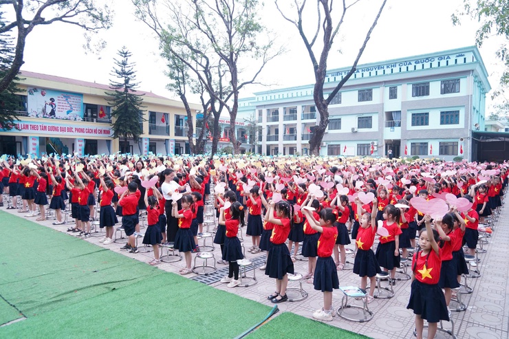 Trường Tiểu học Tiên Phương tổ chức hoạt động ngoại khóa về giá trị tình yêu thương và lòng biết ơn- Ảnh 8.