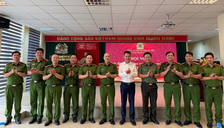 CỤM THI ĐUA SỐ 15 - CÔNG AN THÀNH PHỐ HÀ NỘI PHÁT ĐỘNG PHONG TRÀO THI ĐUA “VÌ AN NINH TỔ QUỐC” NĂM 2026- Ảnh 1.