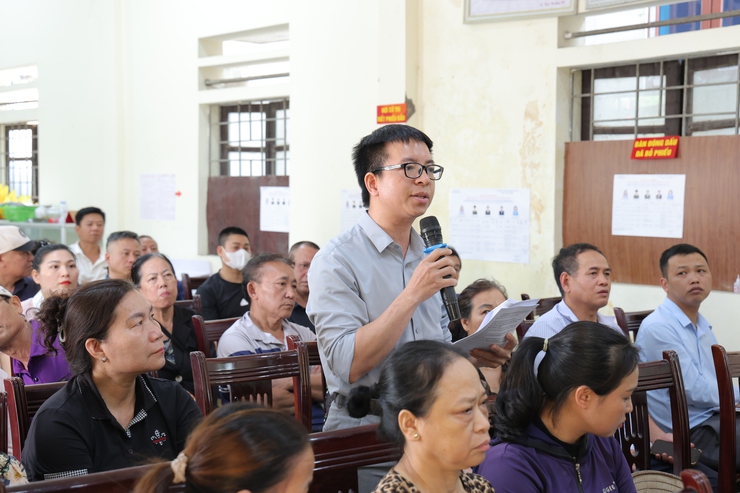 Đối thoại với các hộ gia đình, cá nhân về Dự thảo phương án Bồi thường, hỗ trợ và tái định cư trong phạm vi dự án đầu tư cải tạo, nâng cấp Quốc lộ 6 đoạn Ba La - Xuân Mai- Ảnh 5.