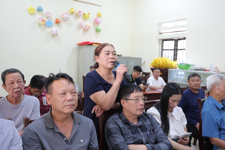 Đối thoại với các hộ gia đình, cá nhân về Dự thảo phương án Bồi thường, hỗ trợ và tái định cư trong phạm vi dự án đầu tư cải tạo, nâng cấp Quốc lộ 6 đoạn Ba La - Xuân Mai- Ảnh 6.