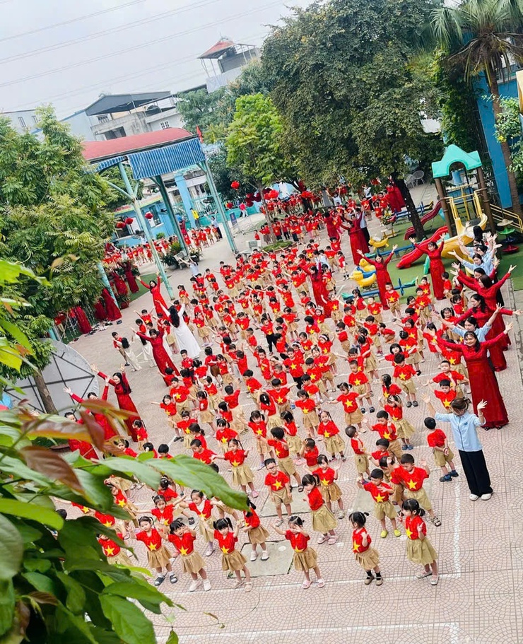 Tưng bừng, sôi nổi chương trình Dân vũ tập thể của Trường Mầm non Đông Ngạc A- Ảnh 3.