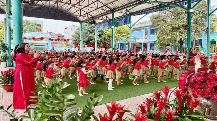 Tưng bừng, sôi nổi chương trình Dân vũ tập thể của Trường Mầm non Đông Ngạc A- Ảnh 5.