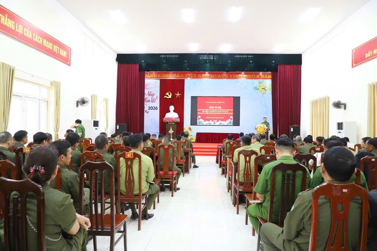 Xã Hồng Vân tập huấn công tác phòng cháy, chữa cháy cho lực lượng tham gia bảo vệ an ninh, trật tự ở cơ sở.- Ảnh 5.