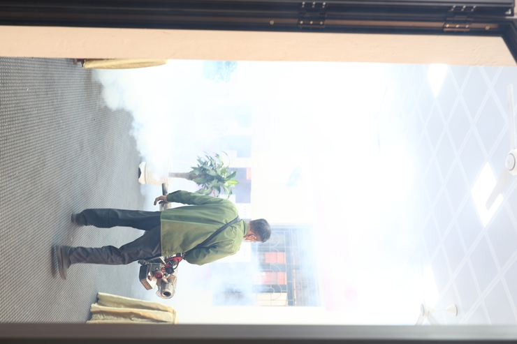 Trạm Y tế xã Thạch Thất phun khử khuẩn các điểm bầu cử, chủ động đảm bảo an toàn y tế phục vụ ngày hội toàn dân- Ảnh 5.