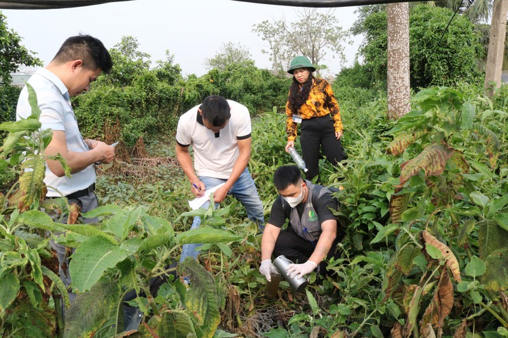 Xã Quảng Bị kiểm tra công tác chấp hành pháp luật tại 2 cơ sở chăn nuôi trên địa bàn thôn Lương Xá- Ảnh 4.