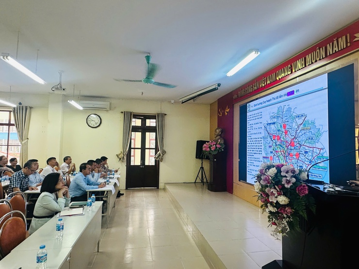 Phường Kim Liên tổ chức Hội nghị lấy ý kiến phương án tuyến dự án trục không gian Quốc lộ 1A- Ảnh 2.