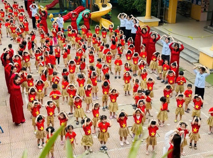 Tưng bừng, sôi nổi chương trình Dân vũ tập thể của Trường Mầm non Đông Ngạc A- Ảnh 10.