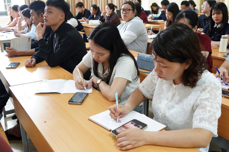 12 học viên xã Quảng Bị tham gia lớp bồi dưỡng lý luận chính trị đảng viên mới khóa I năm 2026- Ảnh 4.