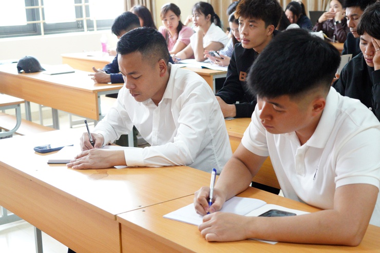 Trung tâm Chính trị phường Chương Mỹ khai giảng lớp bồi dưỡng lý luận chính trị cho đảng viên mới khóa I năm 2026- Ảnh 6.