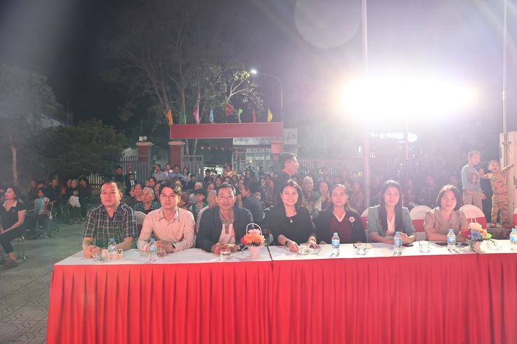 SÔI NỔI CHƯƠNG TRÌNH VĂN NGHỆ CHÀO MỪNG THÀNH CÔNG NGÀY HỘI NON SÔNG XÃ HOÀ XÁ- Ảnh 2.