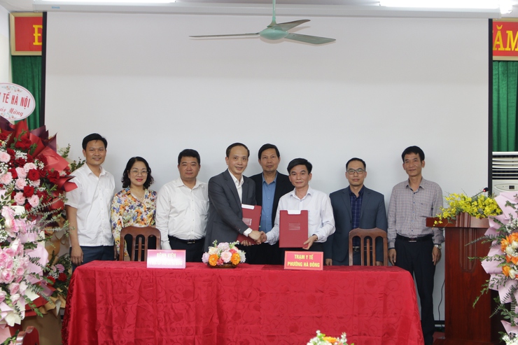 Lễ ký kết hỗ trợ chuyên môn giữ Trạm Y tế phường Hà Đông và Bệnh viện Y học cổ truyền Hà Đông- Ảnh 2.