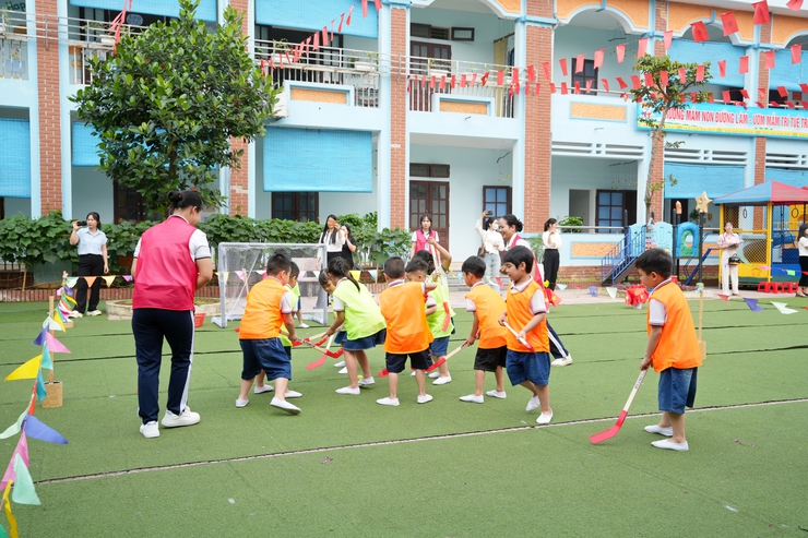 KIẾN TẬP CHUYÊN ĐỀ PHÁT TRIỂN VẬN ĐỘNG KẾT HỢP GIÁO DỤC DINH DƯỠNG CHO TRẺ MẦM NON- Ảnh 5.