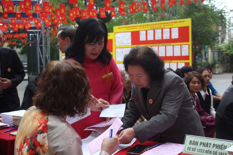 “Ngày hội non sông” rực rỡ tại phường Hai Bà Trưng – Khi ý  Đảng hoà nhịp lòng dân- Ảnh 2.