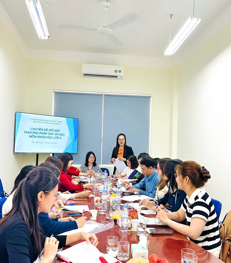 PHÚC THỊNH: ĐẨY MẠNH CHUYỂN ĐỔI SỐ VÀ ĐỔI MỚI PHƯƠNG PHÁP DẠY HỌC QUA CHUYÊN ĐỀ KHOA HỌC LỚP 4 TẠI TRƯỜNG TIỂU HỌC NAM HỒNG- Ảnh 2.