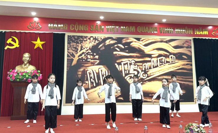 Phường Ba Đình lan tỏa thông điệp Ngày Quốc tế Hạnh phúc 20/3: Chung tay xây dựng “Hạnh phúc cho mọi gia đình”- Ảnh 4.