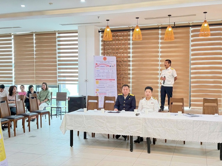 Hội nghị triển khai tháng cao điểm hỗ trợ hộ kinh doanh tuân thủ pháp luật thuế tại xã Phù Đổng- Ảnh 1.