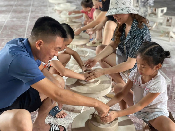 Hưởng ứng ngày Quốc tế Hạnh phúc 20/3/2026: Lan tỏa yêu thương – hạnh phúc cho mọi gia đình- Ảnh 2.