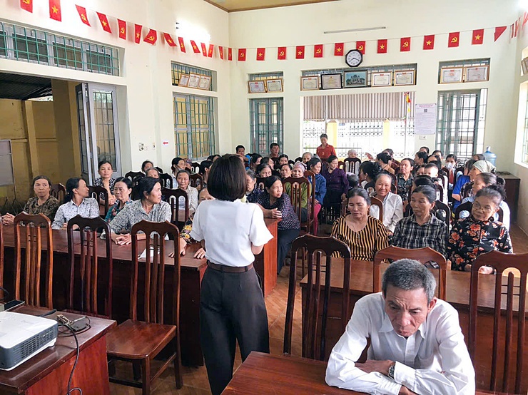 Hợp tác xã nông nghiệp Hợp Đồng tập huấn kỹ thuật chăm sóc lúa vụ xuân 2026 cho xã viên

- Ảnh 1.