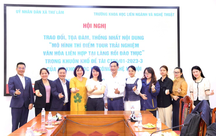 ỦY BAN NHÂN DÂN XÃ THƯ LÂM TỔ CHỨC HỘI NGHỊ TỌA ĐÀM VỀ MÔ HÌNH TOUR TRẢI NGHIỆM VĂN HÓA TẠI LÀNG RỐI ĐÀO THỤC- Ảnh 8.