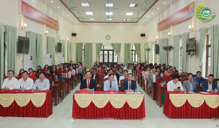 Phú Cát gặp mặt, chúc mừng cán bộ y tế nhân kỷ niệm 71 năm ngày thầy thuốc Việt Nam (27/02/1955 – 27/02/2026)- Ảnh 1.