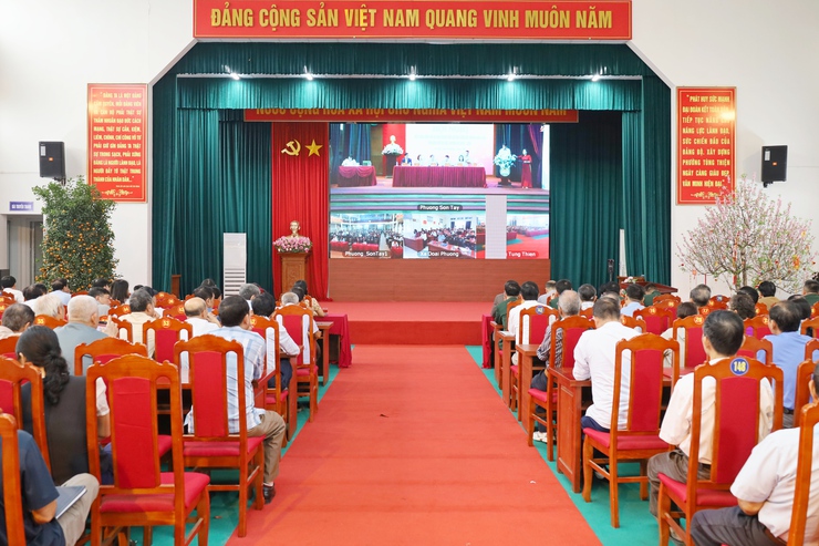 Phường Tùng Thiện tham dự hội nghị tiếp xúc cử tri với người ứng cử đại biểu HĐND thành phố Hà Nội, đơn vị bầu cử số 14- Ảnh 1.