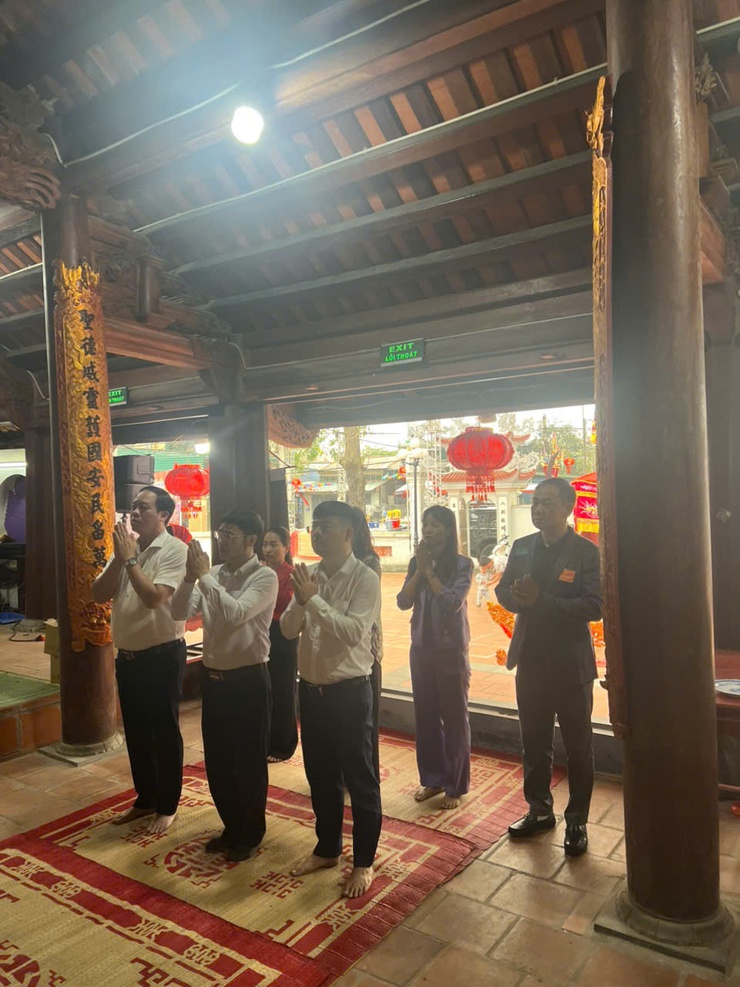 Lãnh đạo phường Chương Mỹ dâng hương tại các đình tổ chức lễ hội truyền thống năm 2026- Ảnh 1.