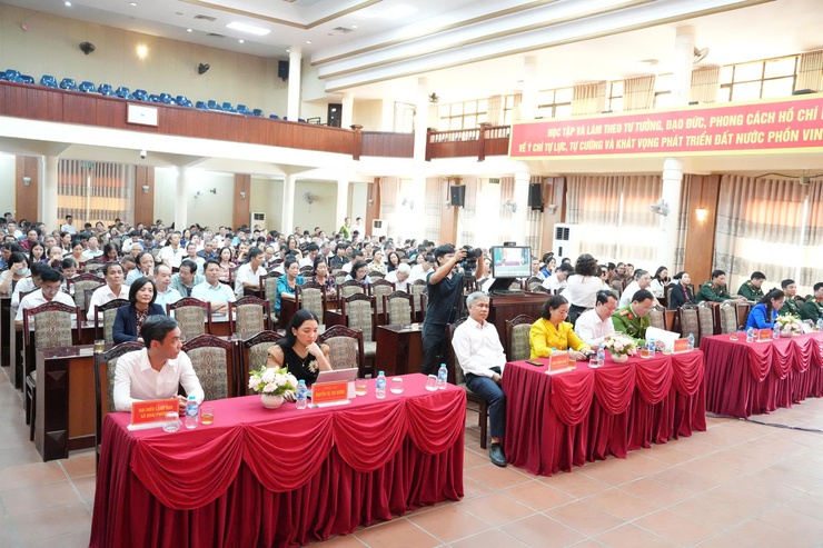 HỘI NGHỊ TIẾP XÚC CỬ TRI VỚI NGƯỜI ỨNG CỬ ĐẠI BIỂU QUỐC HỘI KHÓA XVI TẠI ĐƠN VỊ BẦU CỬ SỐ 6- Ảnh 6.