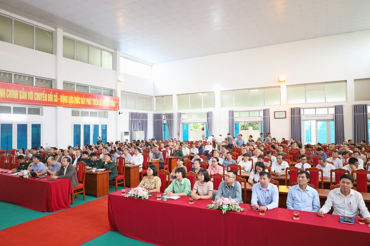 Phường Tùng Thiện tham dự hội nghị tiếp xúc cử tri với người ứng cử đại biểu HĐND thành phố Hà Nội, đơn vị bầu cử số 14- Ảnh 5.