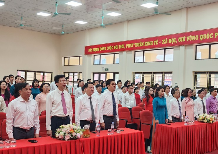 HĐND – UBND XÃ NỘI BÀI TỔ CHỨC CHÀO CỜ ĐẦU THÁNG 3- Ảnh 1.