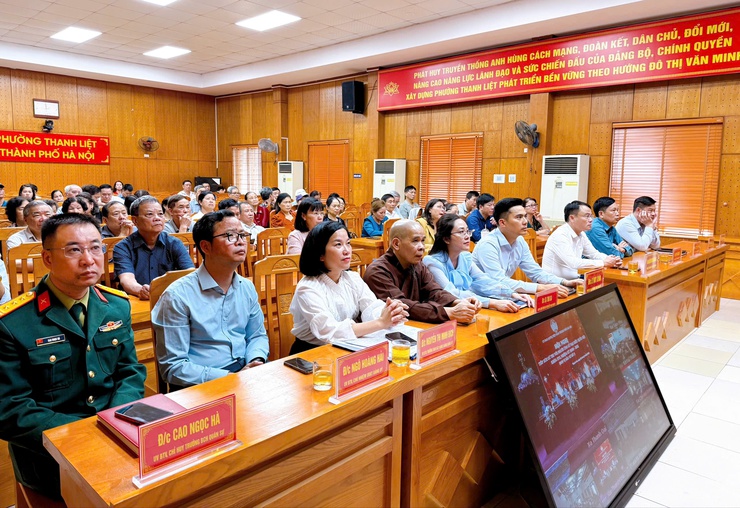 Ứng cử viên đại biểu Quốc hội khóa XVI (đơn vị số 7 TP Hà Nội) tiếp xúc cử tri vận động bầu cử- Ảnh 1.