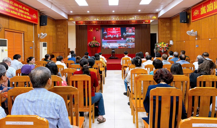 Ứng cử viên đại biểu Quốc hội khóa XVI (đơn vị số 7 TP Hà Nội) tiếp xúc cử tri vận động bầu cử- Ảnh 3.