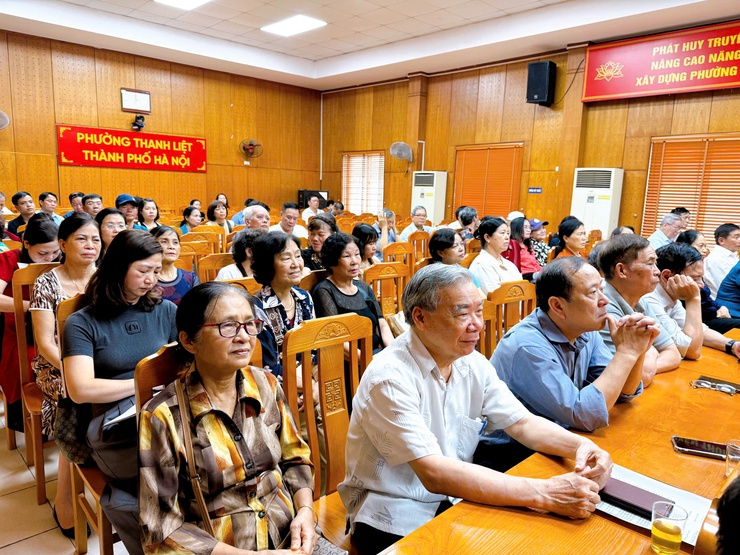 Ứng cử viên đại biểu Quốc hội khóa XVI (đơn vị số 7 TP Hà Nội) tiếp xúc cử tri vận động bầu cử- Ảnh 2.