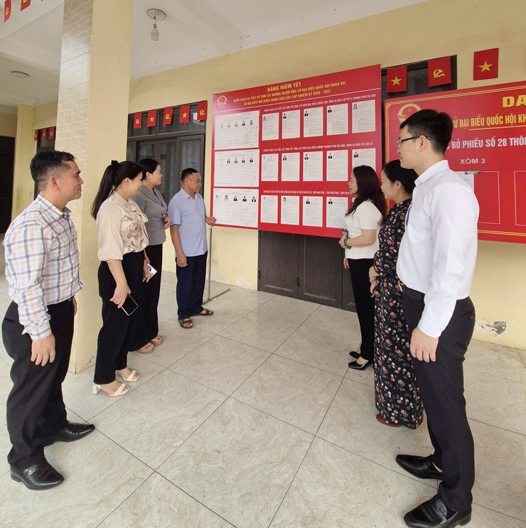 Đoàn công tác số 8 kiểm tra công tác chuẩn bị bầu cử tại Đơn vị bầu cử số 8: Rà soát kỹ lưỡng, sẵn sàng cho ngày hội lớn- Ảnh 4.