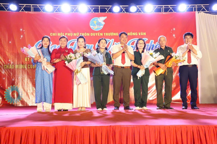 Chi hội phụ nữ Thôn Duyên Trường: giao lưu văn nghệ và tổ chức thi kéo co chào mừng Ngày Quốc tế Phụ nữ 8/3 và cuộc bầu cử đại biểu Quốc hội và Hội đồng nhân dân các cấp- Ảnh 2.