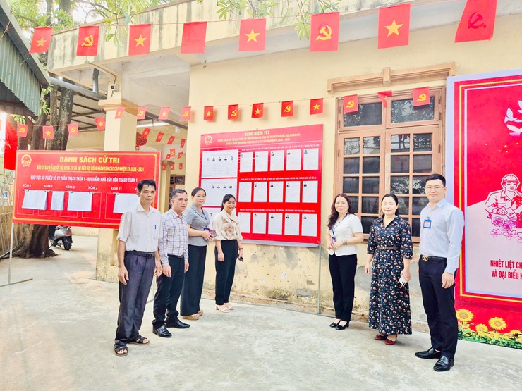 Đoàn công tác số 8 kiểm tra công tác chuẩn bị bầu cử tại Đơn vị bầu cử số 8: Rà soát kỹ lưỡng, sẵn sàng cho ngày hội lớn- Ảnh 5.