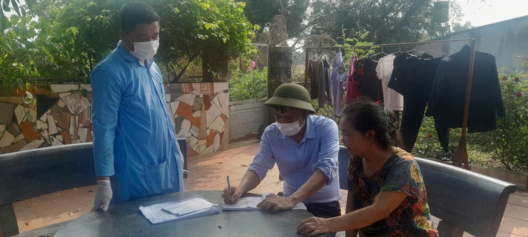 Chủ động kiểm soát dịch bệnh- Từ 2/3 Hòa Lạc tiêm phòng dại diện rộng cho đàn chó, mèo tại thôn 6 và thôn 8- Ảnh 4.