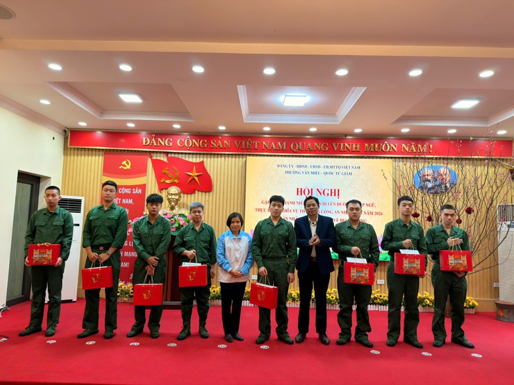 PHƯỜNG VĂN MIẾU – QUỐC TỬ GIÁM GẶP MẶT THANH NIÊN CHUẨN BỊ LÊN ĐƯỜNG NHẬP NGŨ NĂM 2026- Ảnh 3.