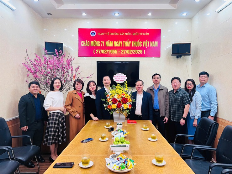 PHƯỜNG VĂN MIẾU – QUỐC TỬ GIÁM THĂM, CHÚC MỪNG CÁC ĐƠN VỊ Y TẾ NHÂN KỶ NIỆM 71 NĂM NGÀY THẦY THUỐC VIỆT NAM- Ảnh 1.