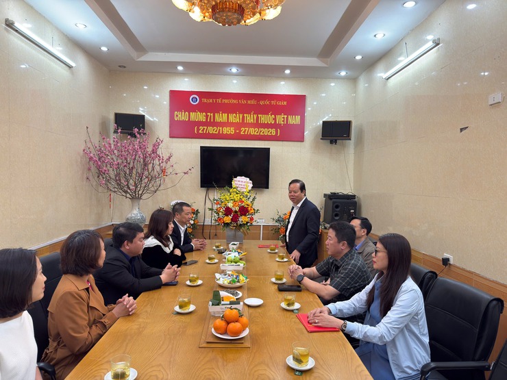 PHƯỜNG VĂN MIẾU – QUỐC TỬ GIÁM THĂM, CHÚC MỪNG CÁC ĐƠN VỊ Y TẾ NHÂN KỶ NIỆM 71 NĂM NGÀY THẦY THUỐC VIỆT NAM- Ảnh 3.