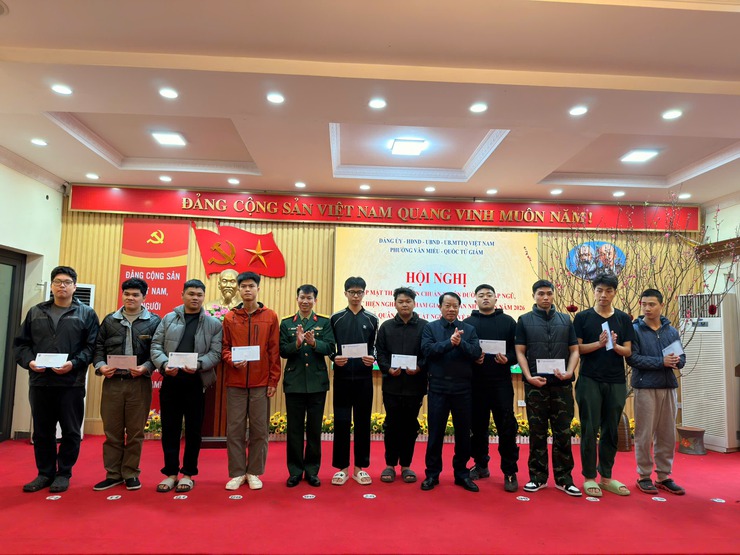 PHƯỜNG VĂN MIẾU – QUỐC TỬ GIÁM GẶP MẶT THANH NIÊN CHUẨN BỊ LÊN ĐƯỜNG NHẬP NGŨ NĂM 2026- Ảnh 4.