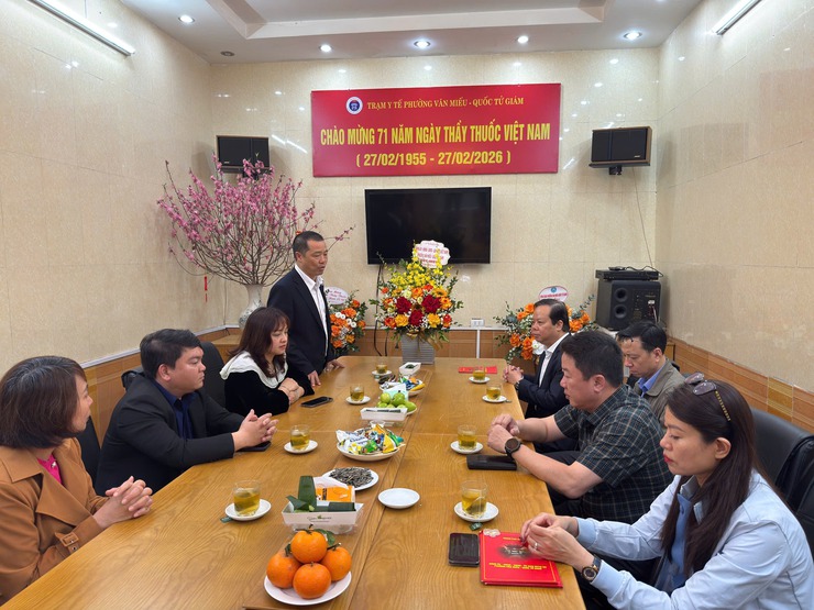 PHƯỜNG VĂN MIẾU – QUỐC TỬ GIÁM THĂM, CHÚC MỪNG CÁC ĐƠN VỊ Y TẾ NHÂN KỶ NIỆM 71 NĂM NGÀY THẦY THUỐC VIỆT NAM- Ảnh 2.