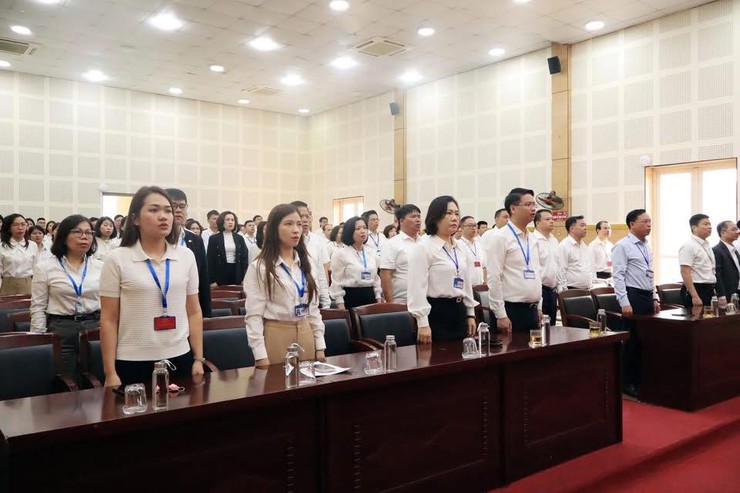 Phường Long Biên khởi đầu tháng mới với tinh thần kỷ cương, trách nhiệm- Ảnh 1.