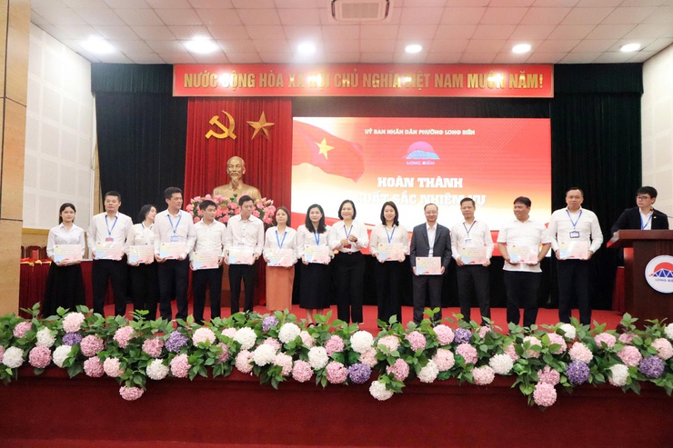 UBND phường Long Biên tổ chức Lễ chào cờ tháng 3/2026- Ảnh 5.