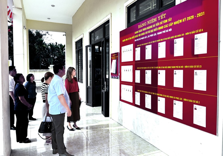 Chủ tịch UBND xã Lê Văn Thu kiểm tra công tác bầu cử tại các đơn vị bầu cử trên địa bàn xã- Ảnh 2.