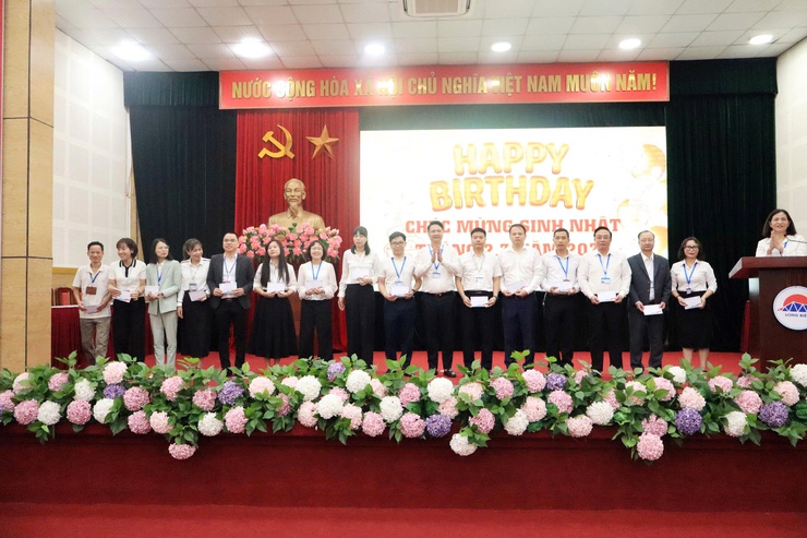 UBND phường Long Biên tổ chức Lễ chào cờ tháng 3/2026- Ảnh 7.