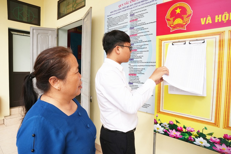 Ban bầu cử số 07 kiểm tra công tác chuẩn bị bầu cử tại các thôn: Cốc Thượng, Cốc Hạ, và Trại Hiền.- Ảnh 2.